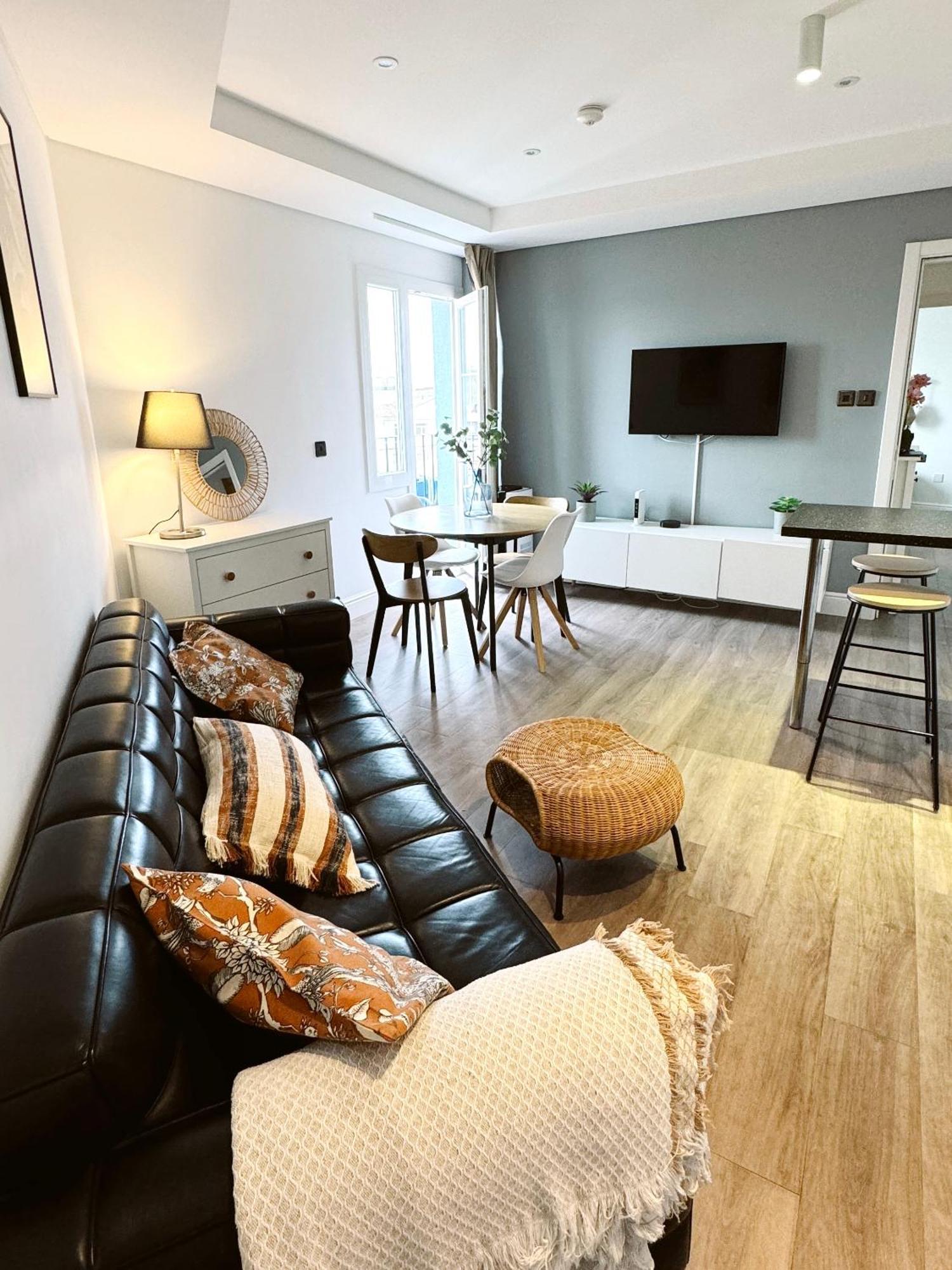Stunning City Centre Penthouse With Private Balcony - Grand Central House Gibraltár Kültér fotó