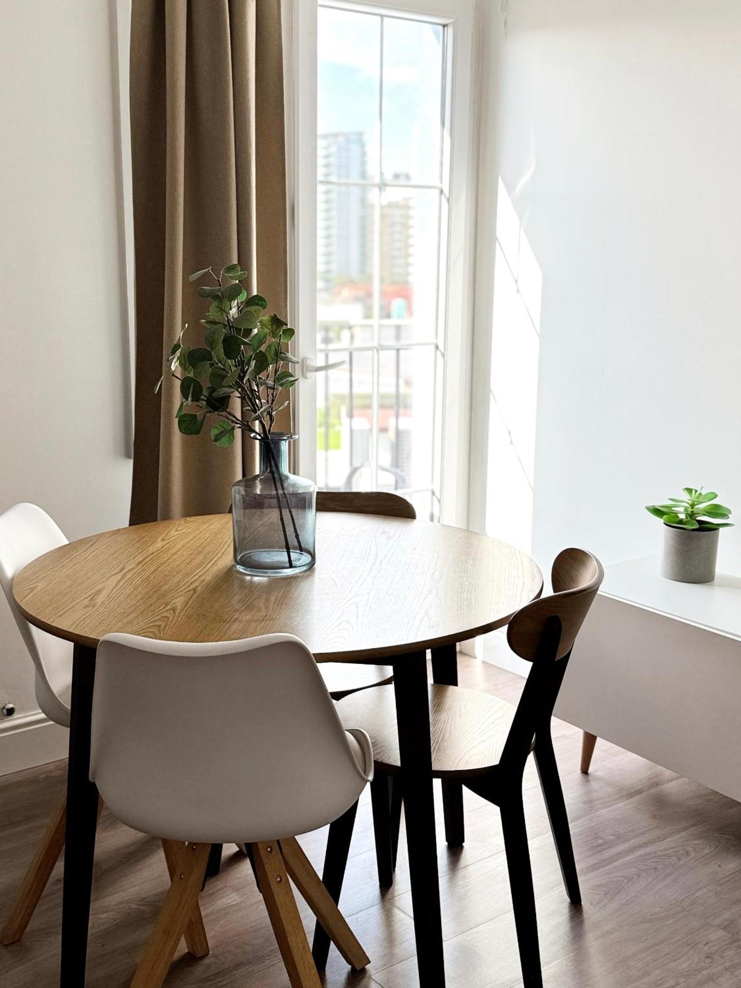 Stunning City Centre Penthouse With Private Balcony - Grand Central House Gibraltár Kültér fotó